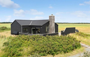 Beautiful Home In Blåvand With Kitchen